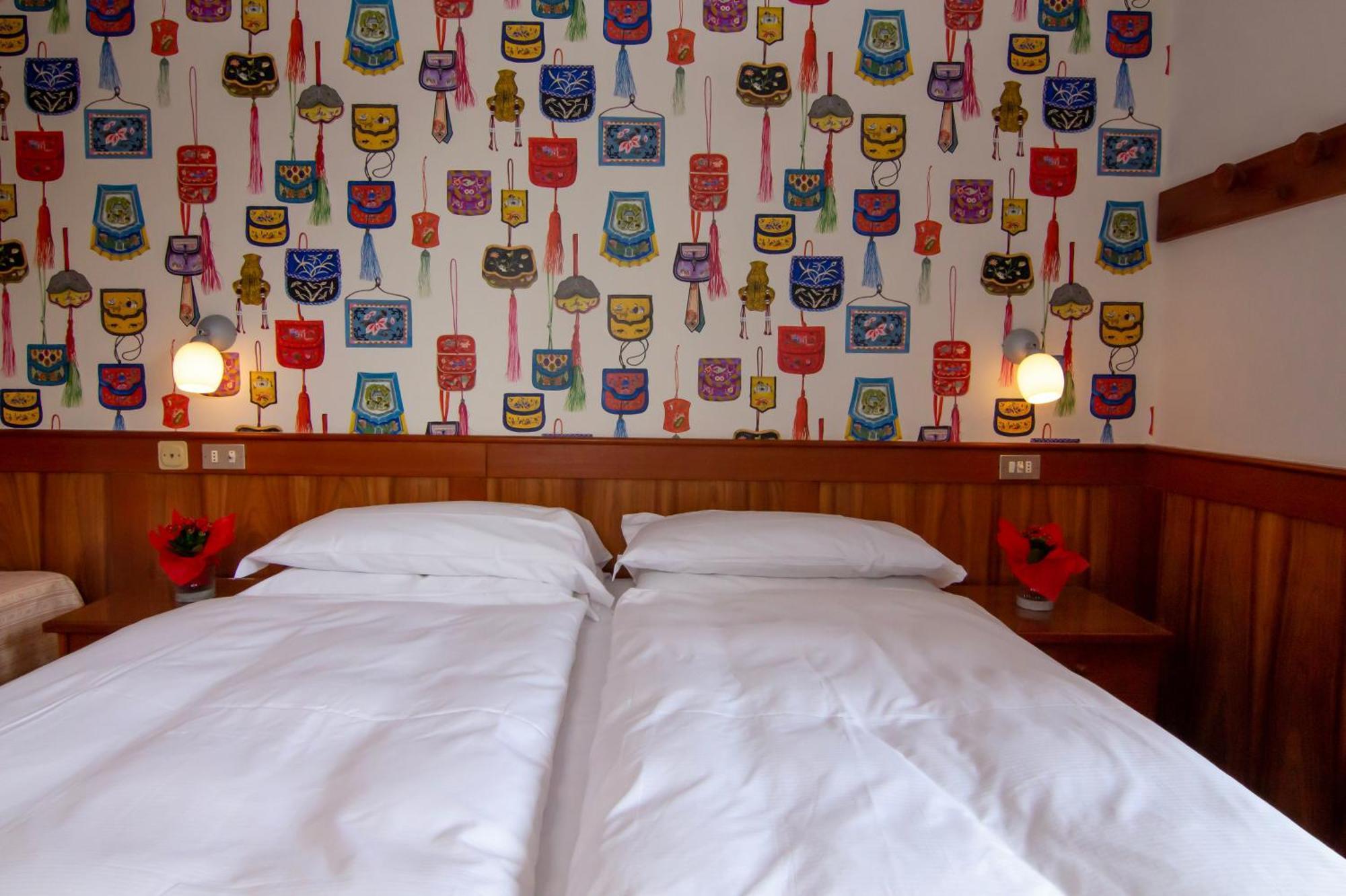 Hotel Miralago Bossico Værelse billede